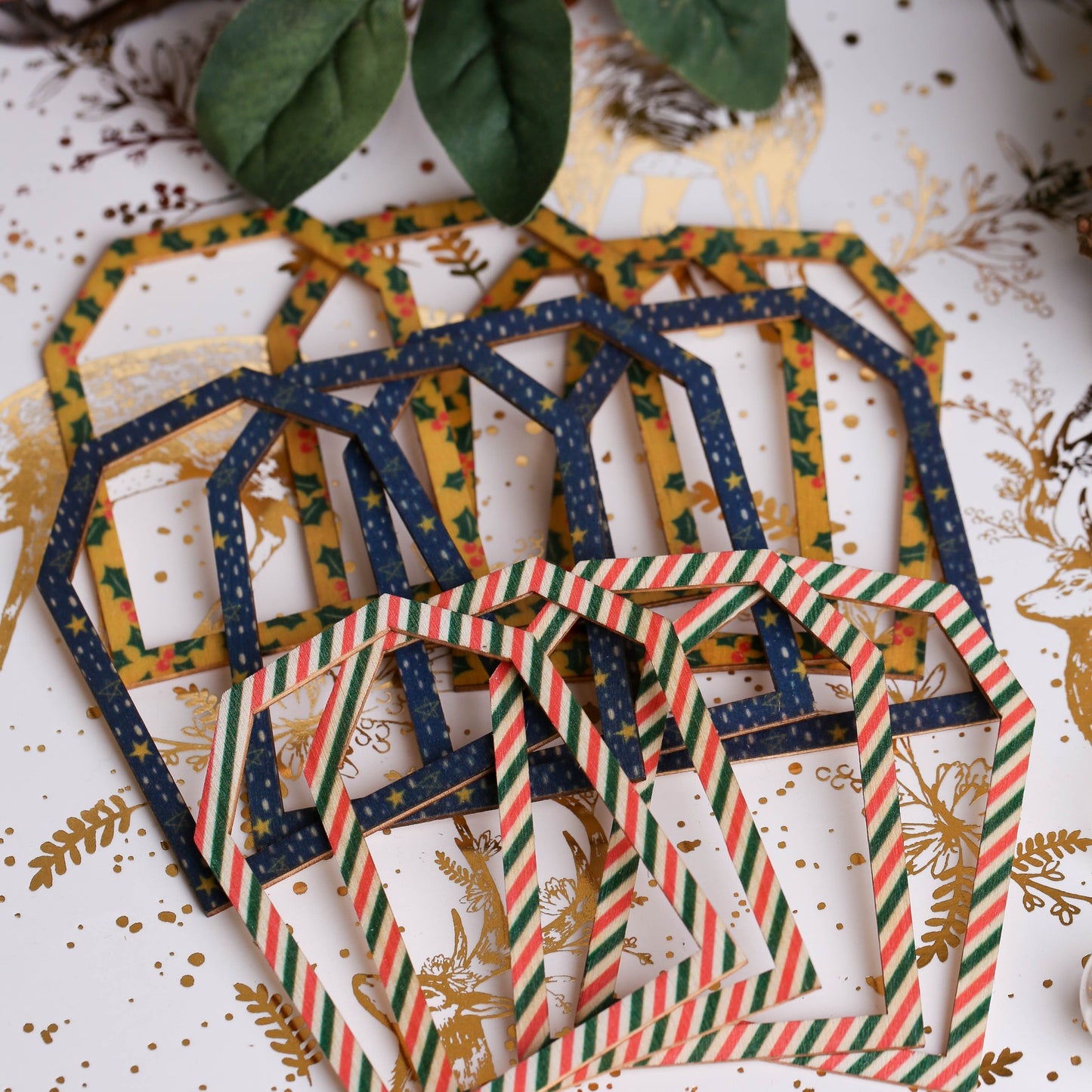 Naughty or Nice Wooden Frames (DCWDN127X21)