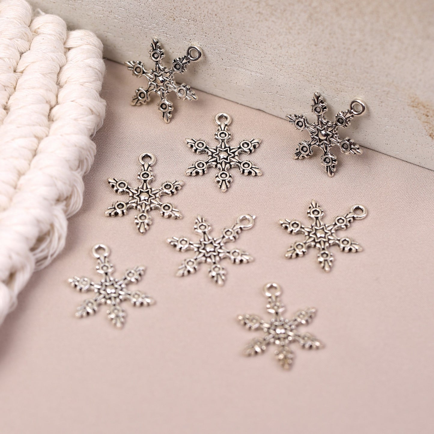 Christmas Snowflake Metal Charms (8pcs) (MLB-005)