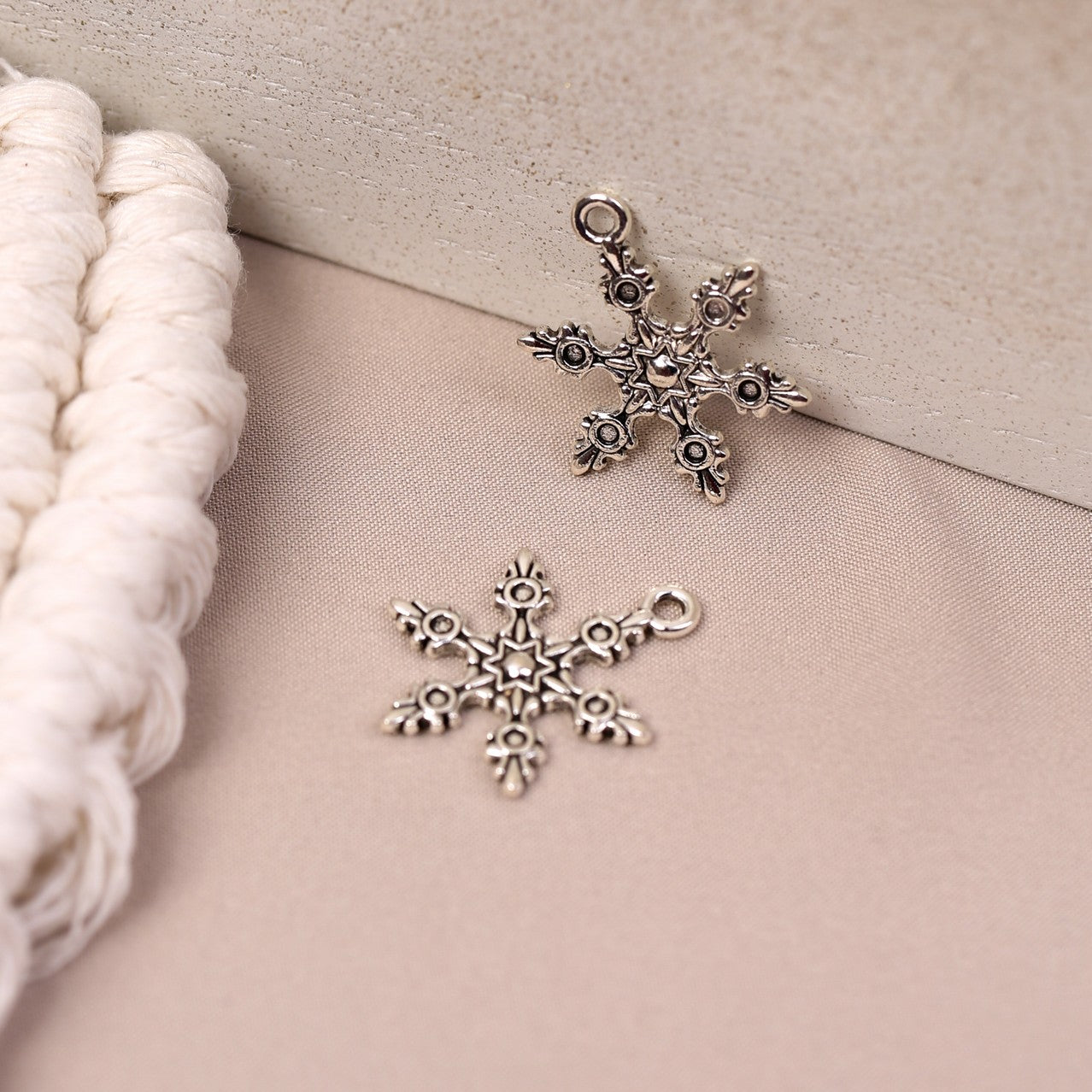 Christmas Snowflake Metal Charms (8pcs) (MLB-005)