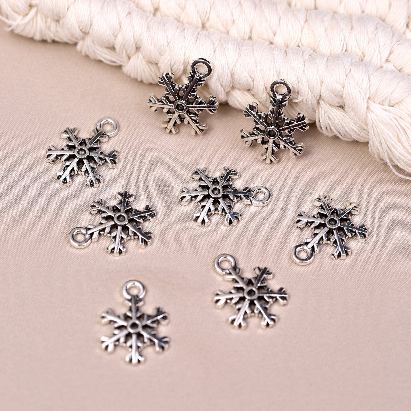 Christmas Snowflake Metal Charms (8pcs) (MLB-006)