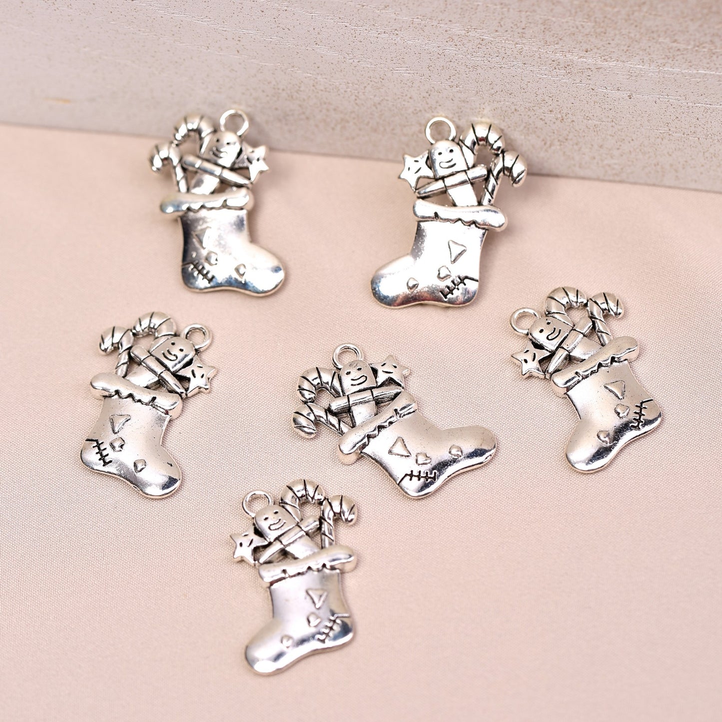 Christmas Stocking Metal Charms (6pcs) (MLB-009)