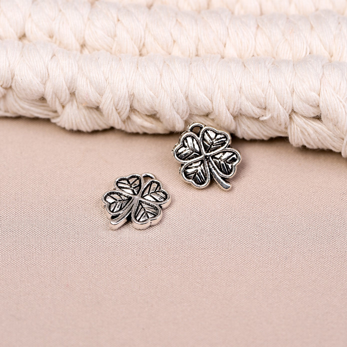 Four Leaf Clover Metal Charms (8pcs) (MLB-023)
