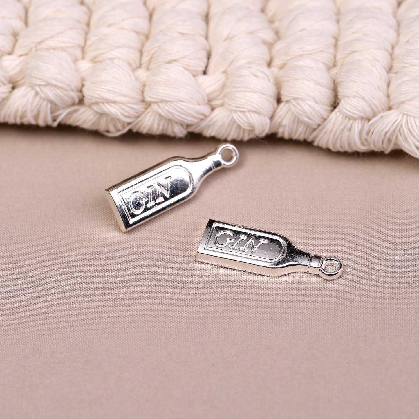 Gin Bottle Metal Charms (8pcs) (MLB-012)