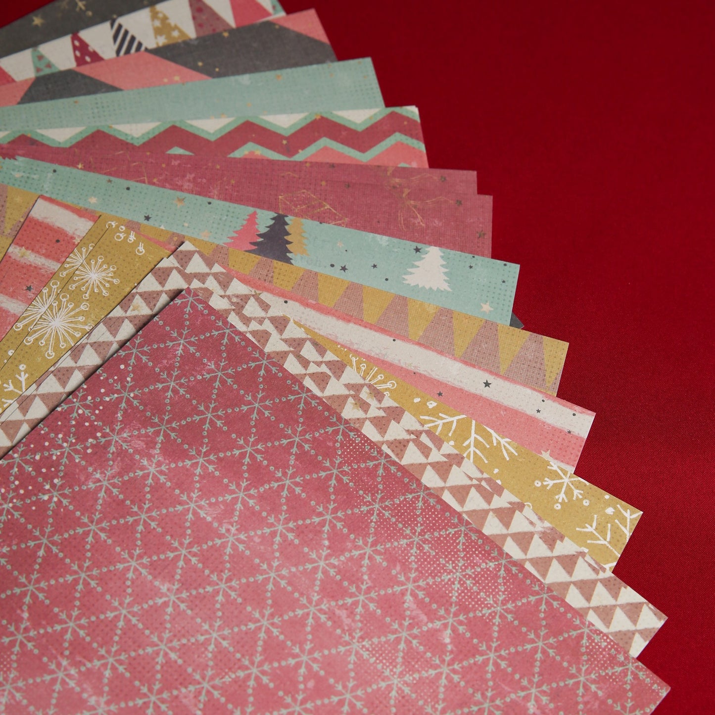 Merry & Bright Printed Scrapbook Paper 6x6" 24 Sheets