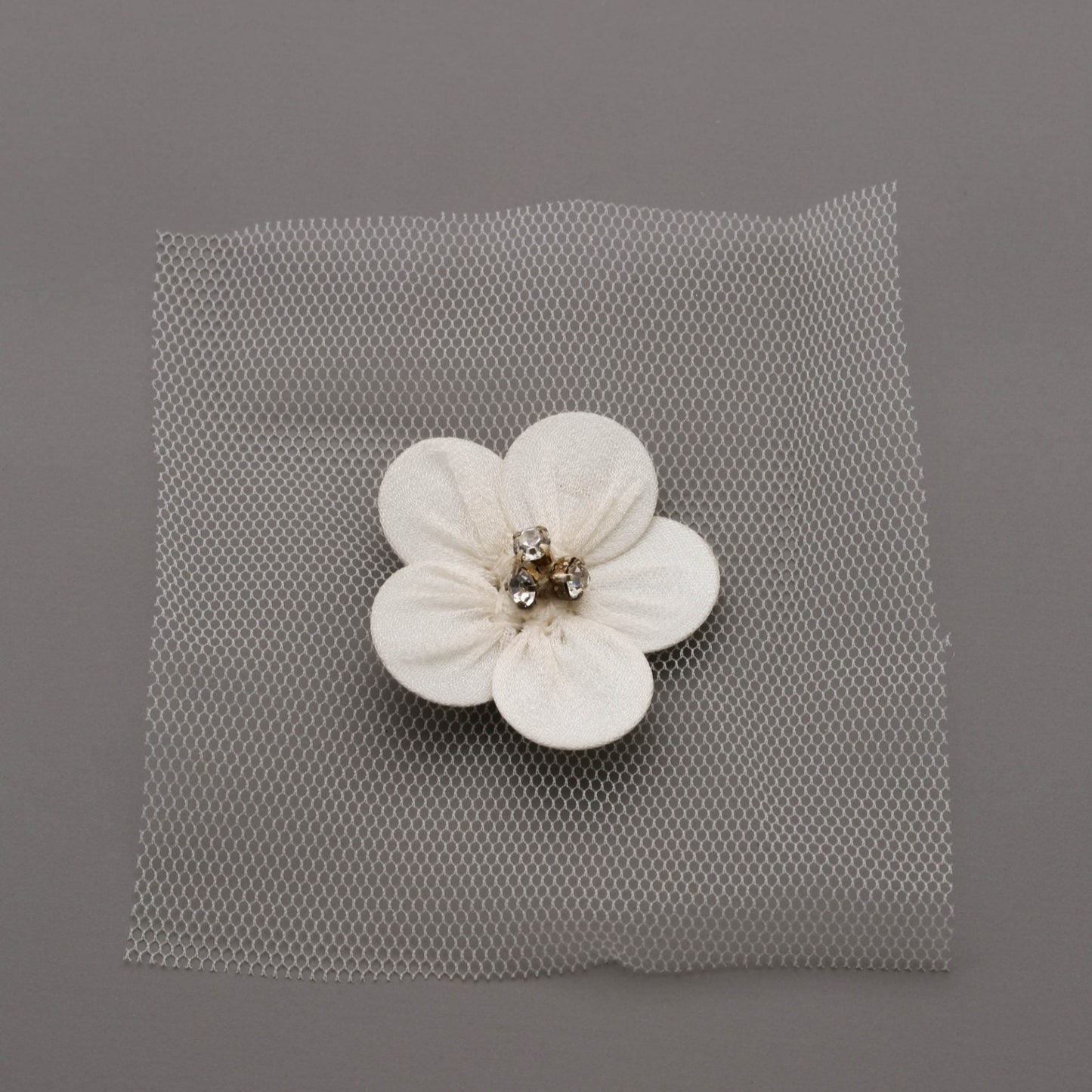 Delicate Flower Beaded Motif (2pcs)