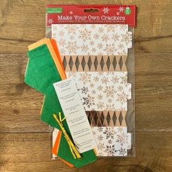 Make your own Christmas Cracker Kit 6-pack - Gold Snowflakes (XMA3931)
