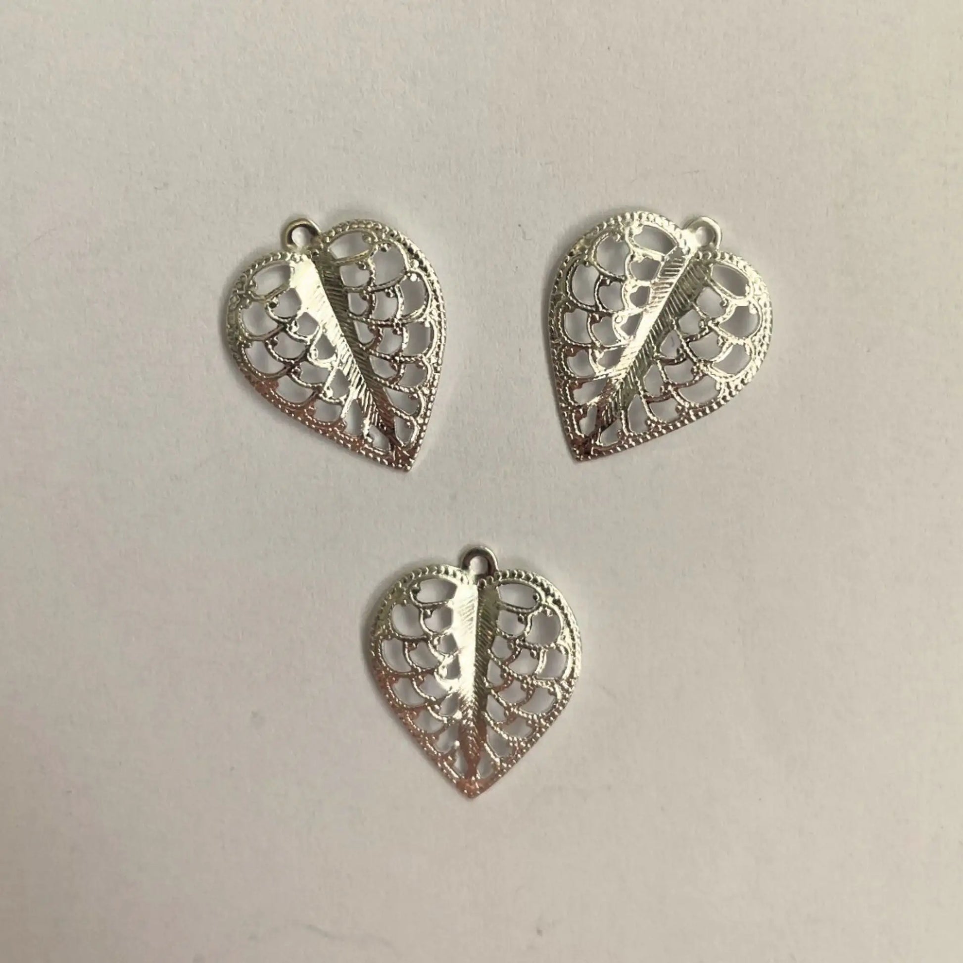Delicate Silver Leaf Charms (10pcs) - Printable Heaven
