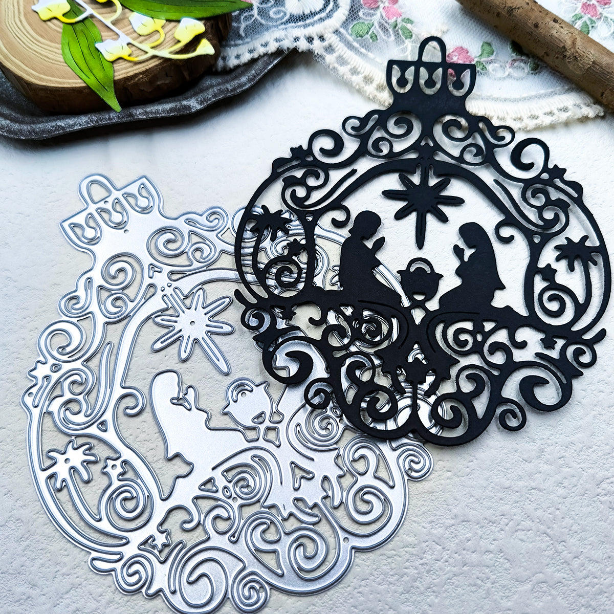 Printable Heaven Large Cutting Die - Nativity Bauble (1pc)