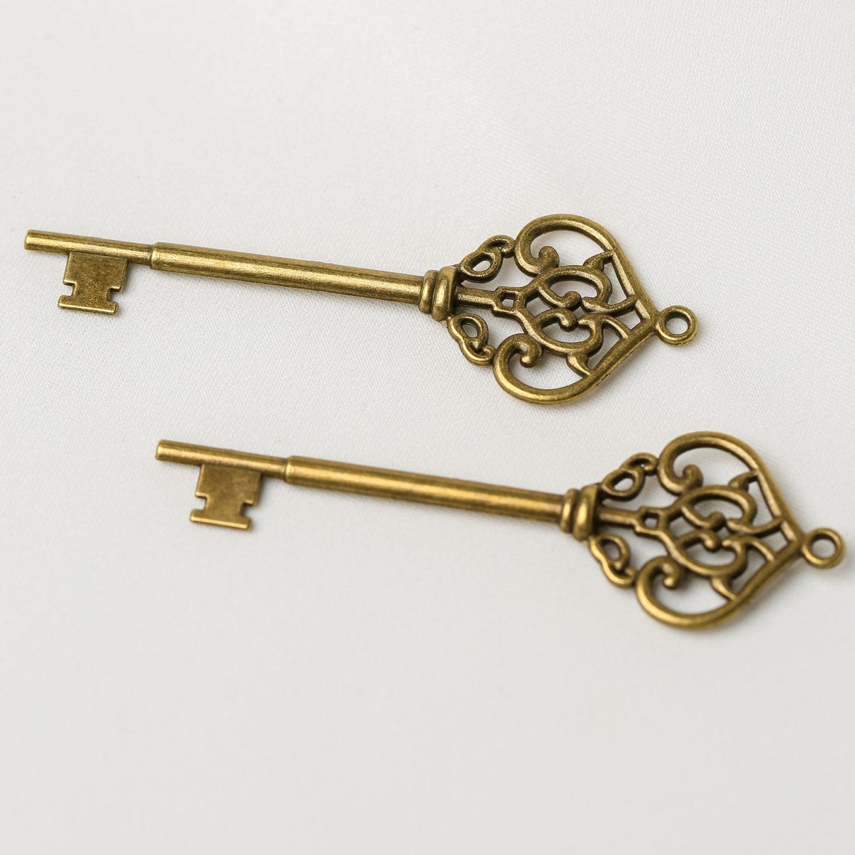 Ornate Key Metal Charms (2pcs) (MLB-119) - Printable Heaven