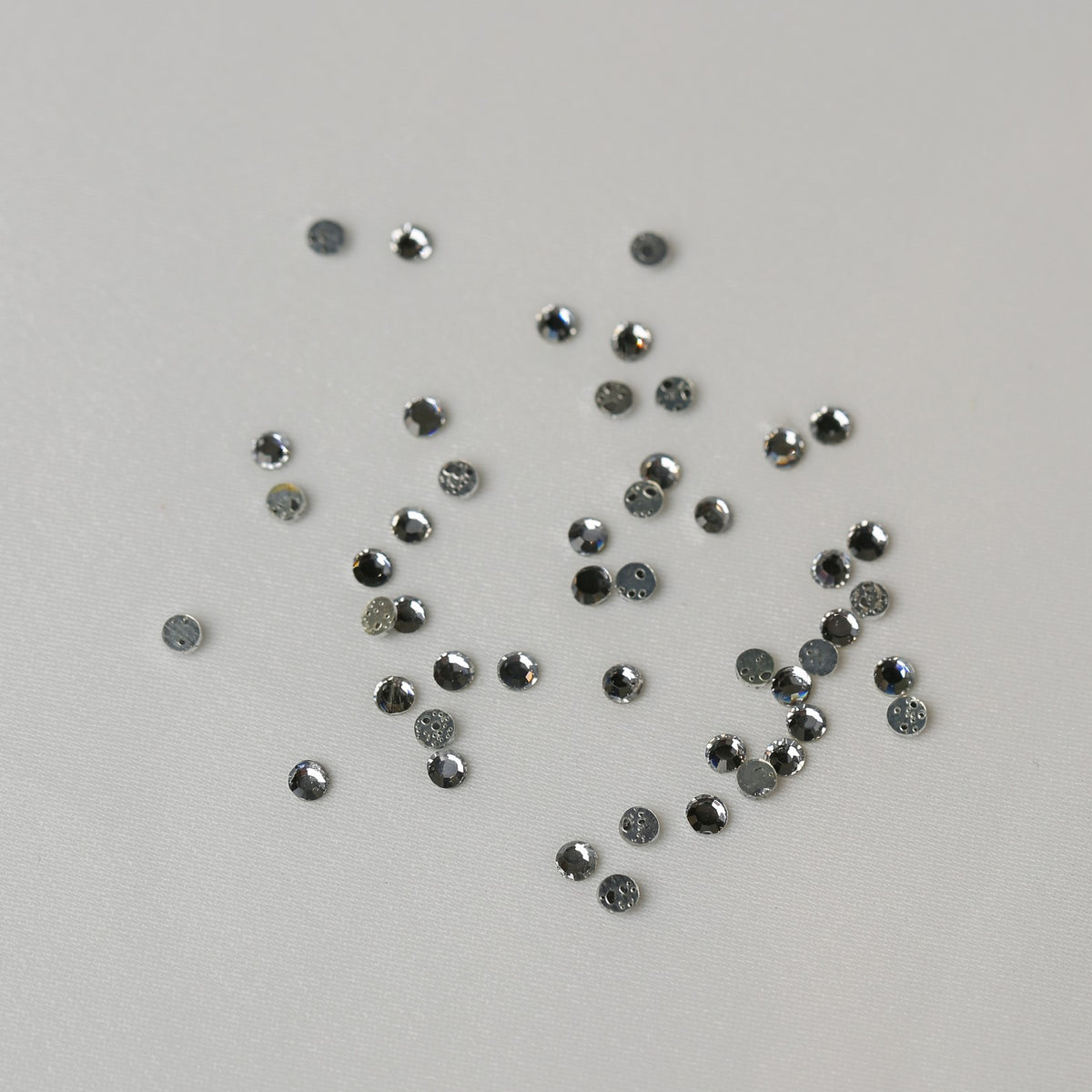 SS8 Hot Fix Silver Foiled Crystals (1140pcs) - Printable Heaven