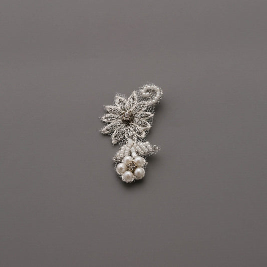 Small Ivory Floral Beaded Motif (2pcs)