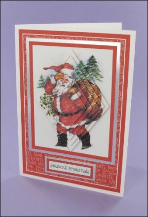 Santa in Snow Diamond pyramage card